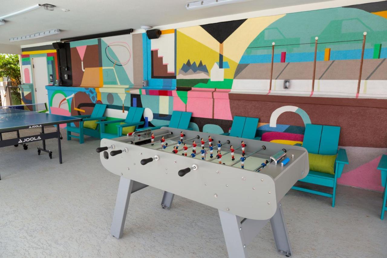 Hotel Mccoy - Art, Libations, Pool Society محطة كوليج المظهر الخارجي الصورة