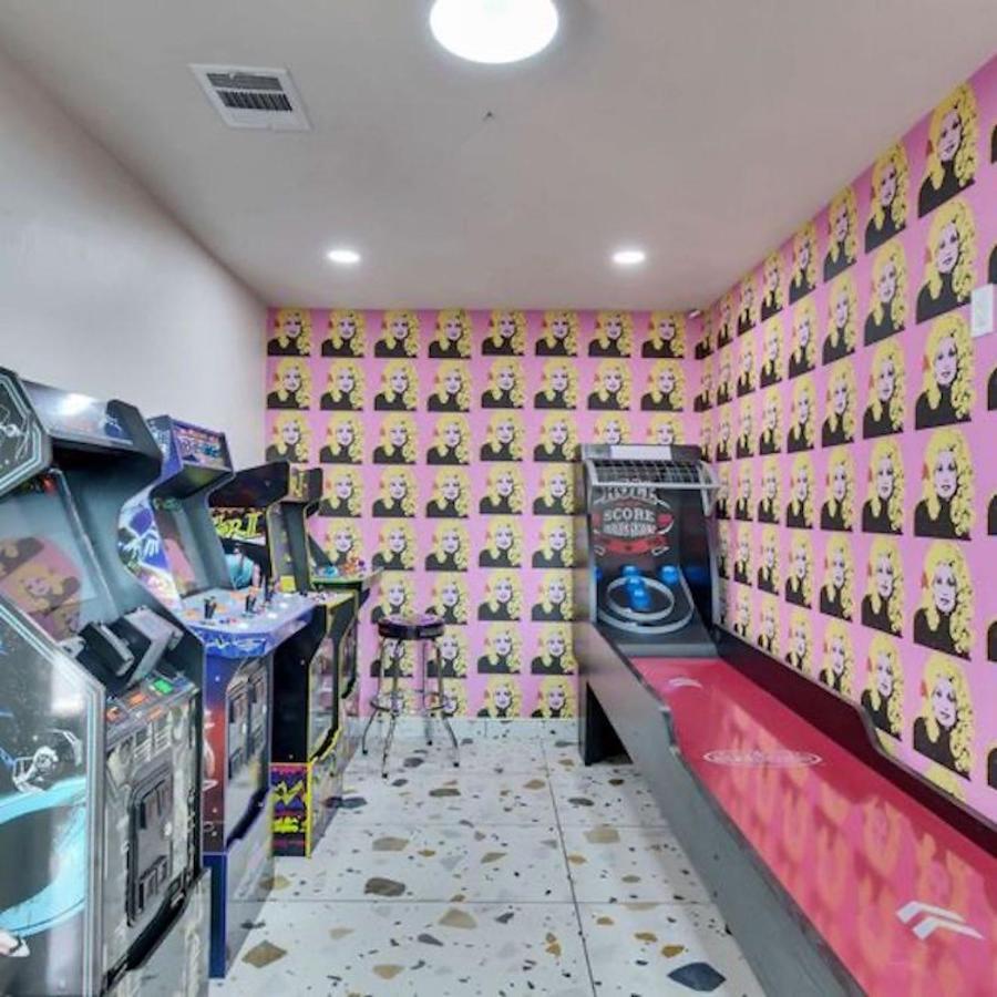 Hotel Mccoy - Art, Libations, Pool Society محطة كوليج المظهر الخارجي الصورة