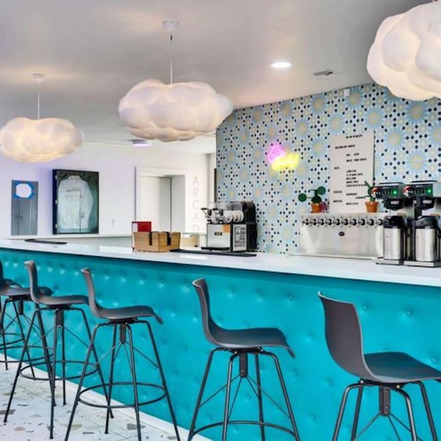 Hotel Mccoy - Art, Libations, Pool Society محطة كوليج المظهر الخارجي الصورة